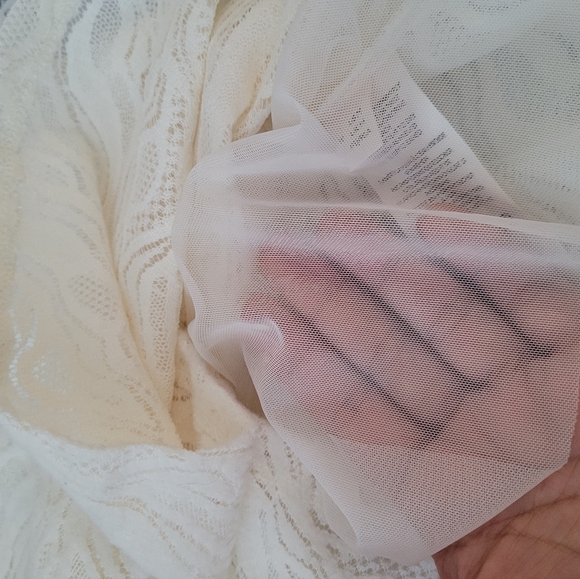 Anthropologie lace longsleeves size medium in cream color - Picture 9 of 11